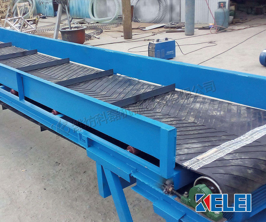 帶(dài)式輸送(sòng)機