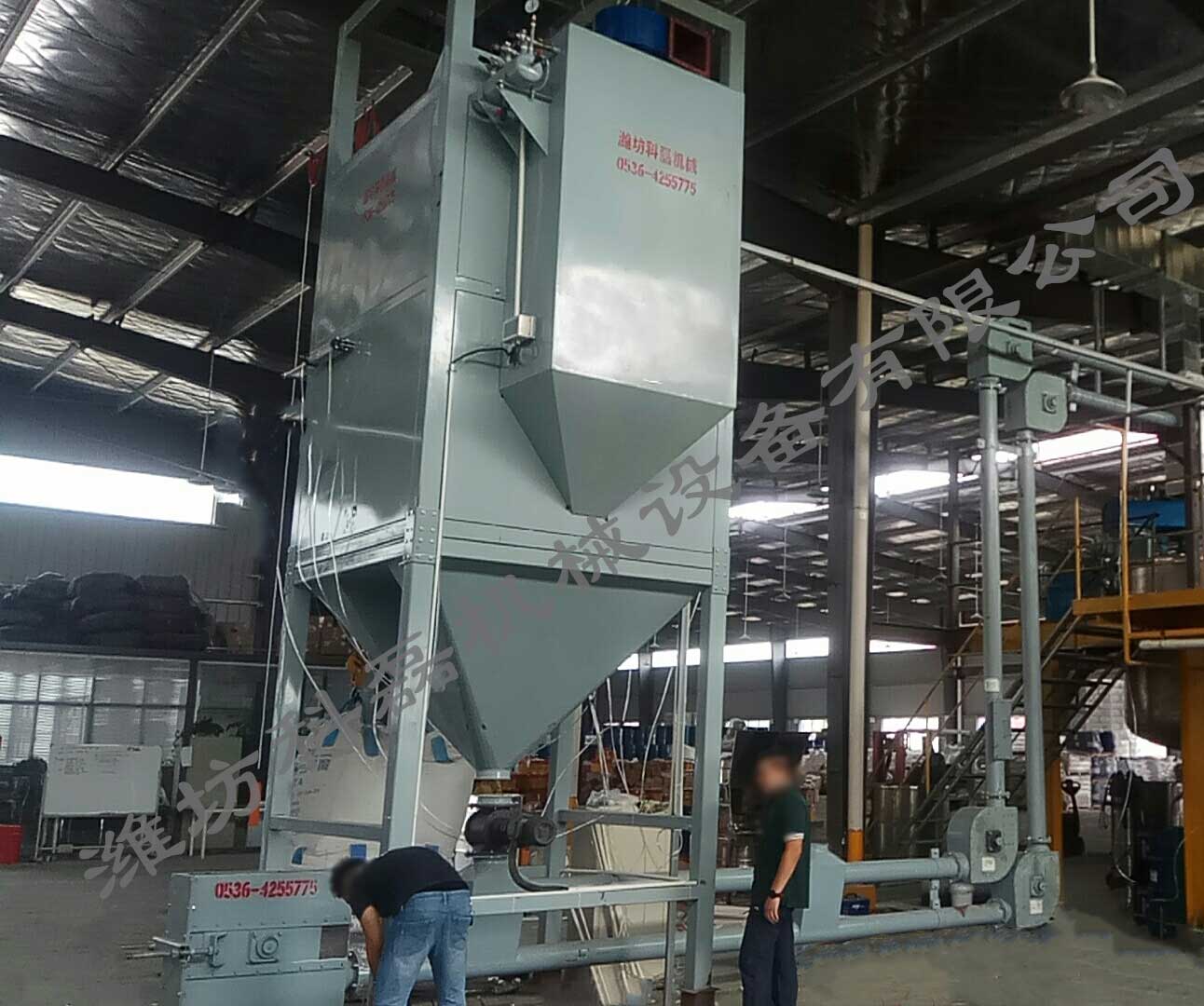 襄阳用裕(yu)橡胶制造(zao)有限公司(sī)管鏈輸送(song)機噸袋拆(chāi)包機使用(yong)現場實拍(pai) 第1張