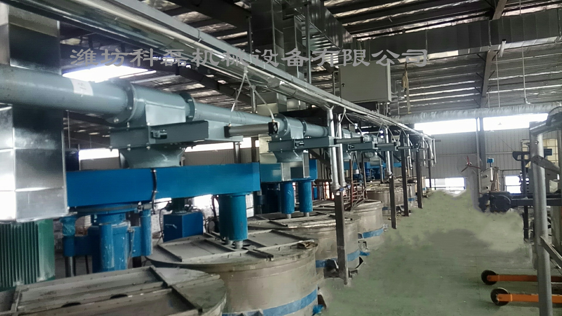 襄阳用裕(yù)橡胶制造(zào)有限公司(sī)管鏈輸送(song)機噸袋拆(chai)包機使用(yòng)現場實拍(pai) 第2張