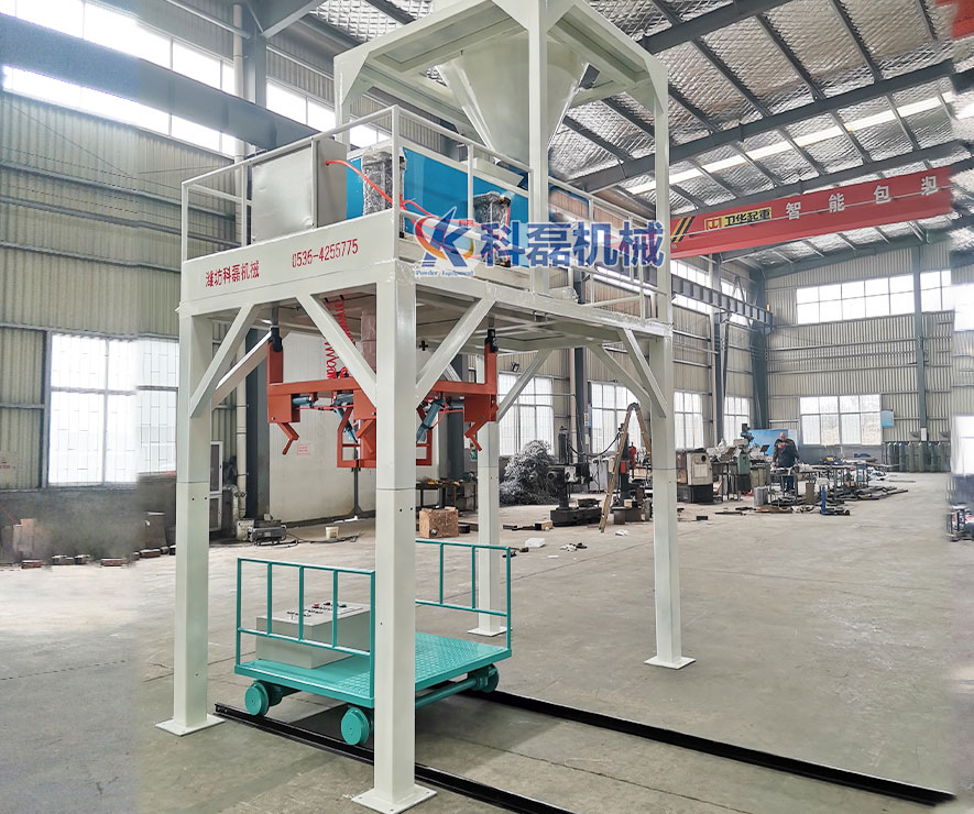 襄(xiāng)阳用裕橡胶(jiāo)制造有限公(gong)司機械噸袋(dai)包裝機