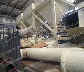 襄阳用(yòng)裕橡胶(jiāo)制造有(yǒu)限公司(si)攪拌、輸(shū)送整套(tao)設備發(fa)貨實拍(pai) 螺旋輸(shu)送 絞龍(long) 料倉 攪(jiǎo)拌站